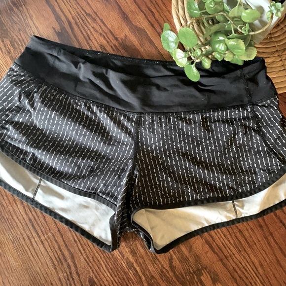 Lululemon Run Speed Short - Picture 3 of 9